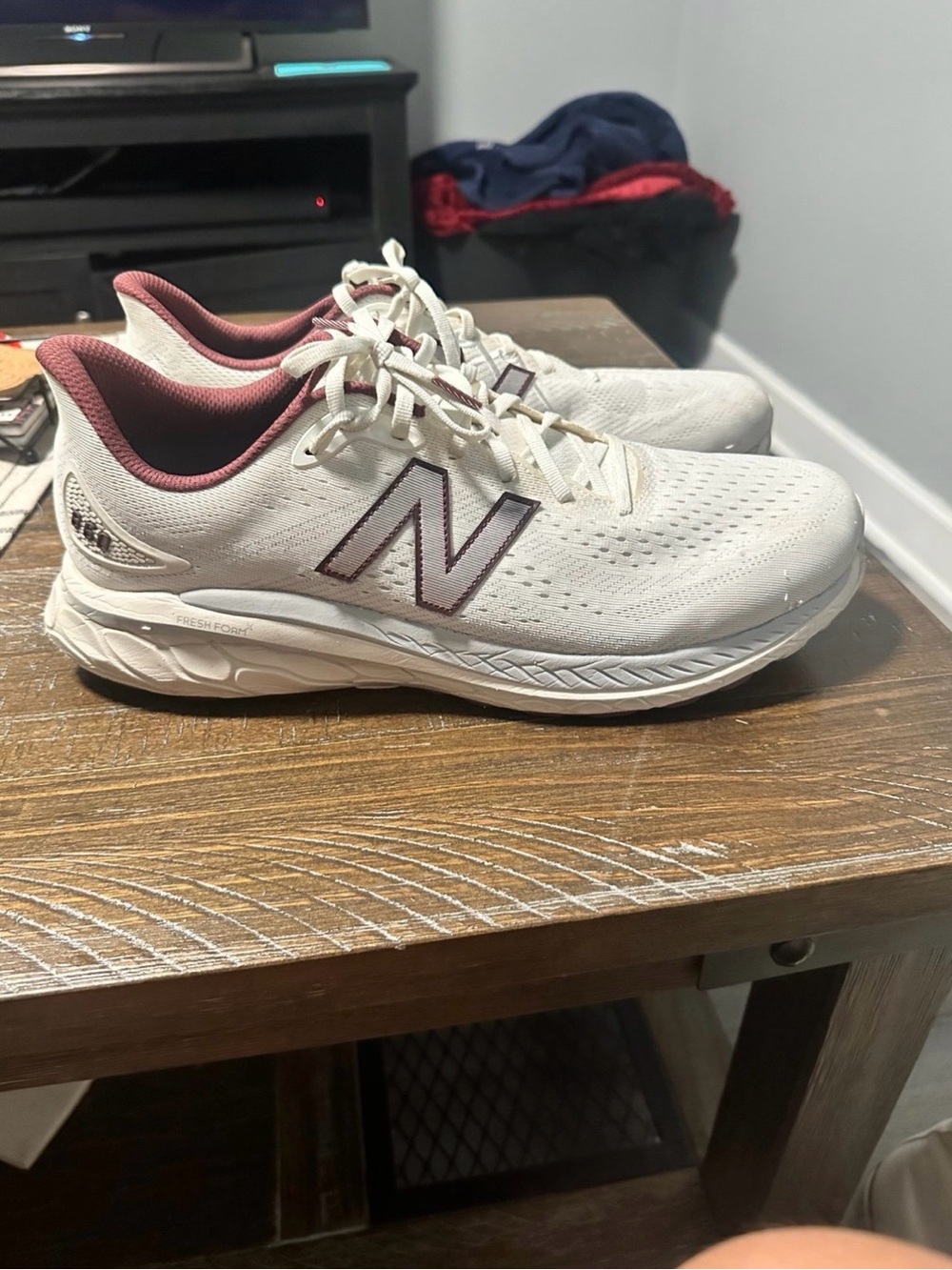 New Balance 860 size 14